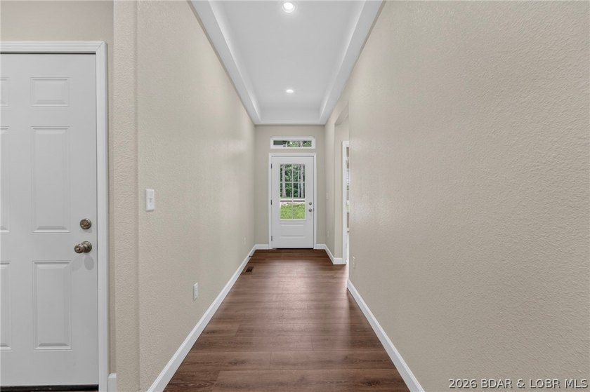 Beautiful new construction tucked away in a quiet cul-de-sac in - photo 4