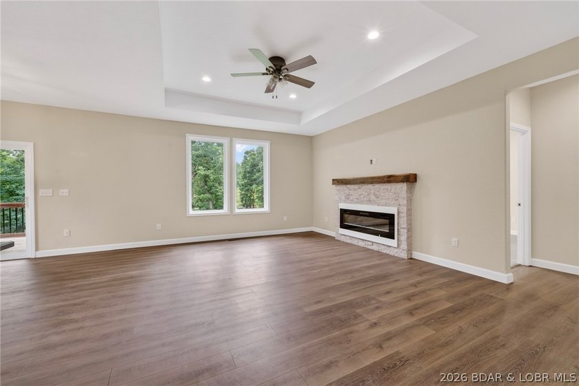 Beautiful new construction tucked away in a quiet cul-de-sac in - photo 5