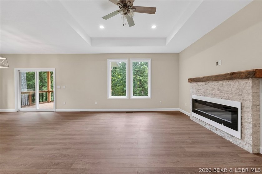 Beautiful new construction tucked away in a quiet cul-de-sac in - photo 6