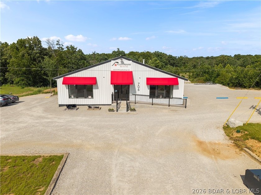 Exceptional commercial opportunity with outstanding visibility - photo 2