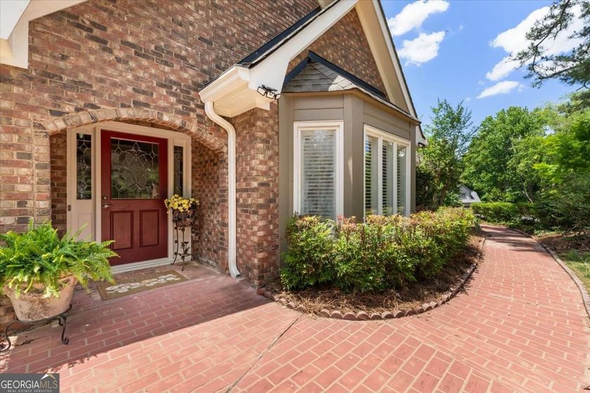 Beautifully maintained 4-bedroom, 3-bath four-sides brick home - photo 23