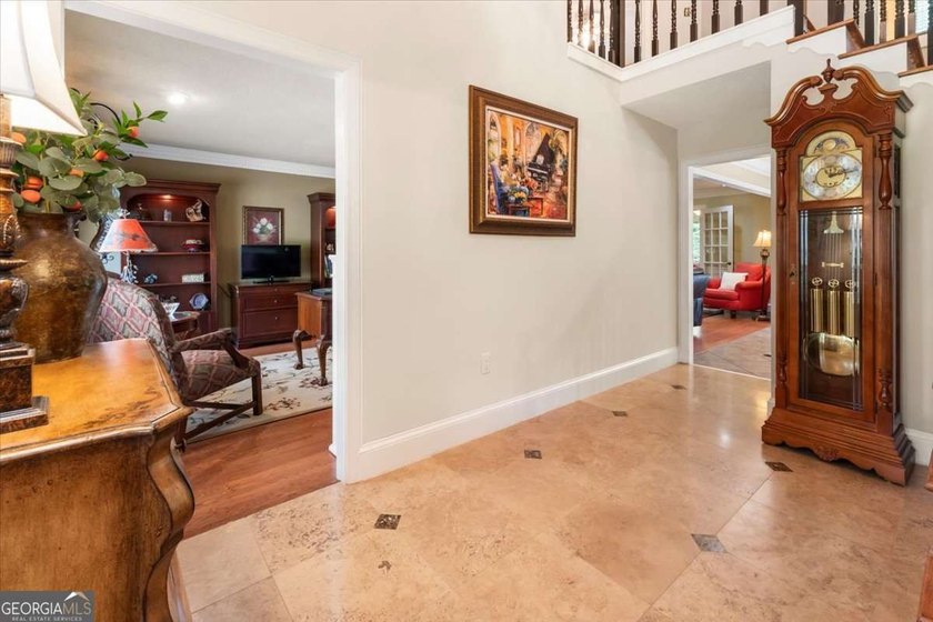 Beautifully maintained 4-bedroom, 3-bath four-sides brick home - photo 33