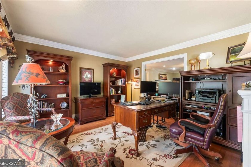 Beautifully maintained 4-bedroom, 3-bath four-sides brick home - photo 34
