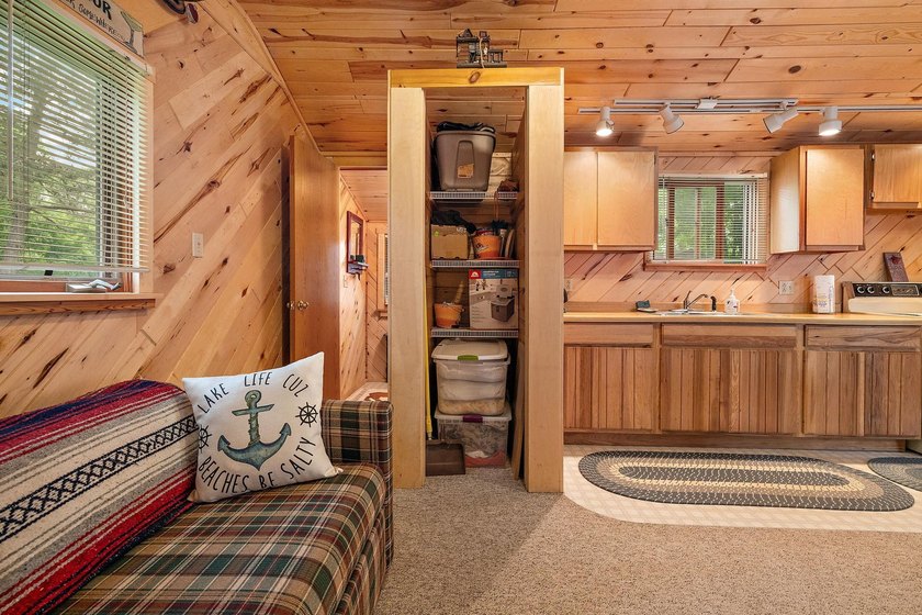 Amazing opportunity to own this property on Round Lake with 100 - photo 34
