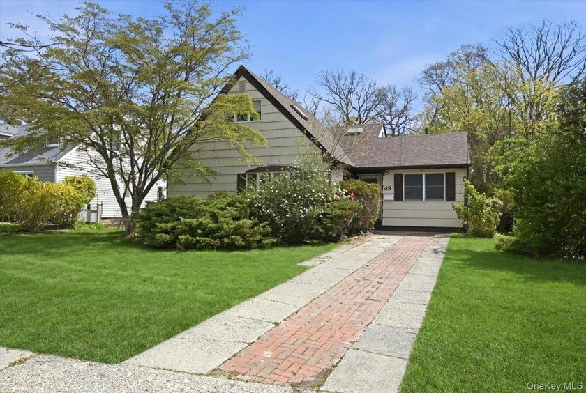 Spacious split-level home set on a huge, private wooded property - photo 2