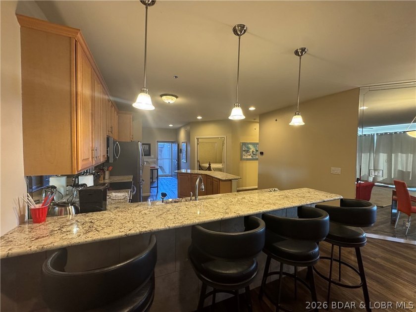 Luxury lakefront condo in the highly sought-after Lands End - photo 4