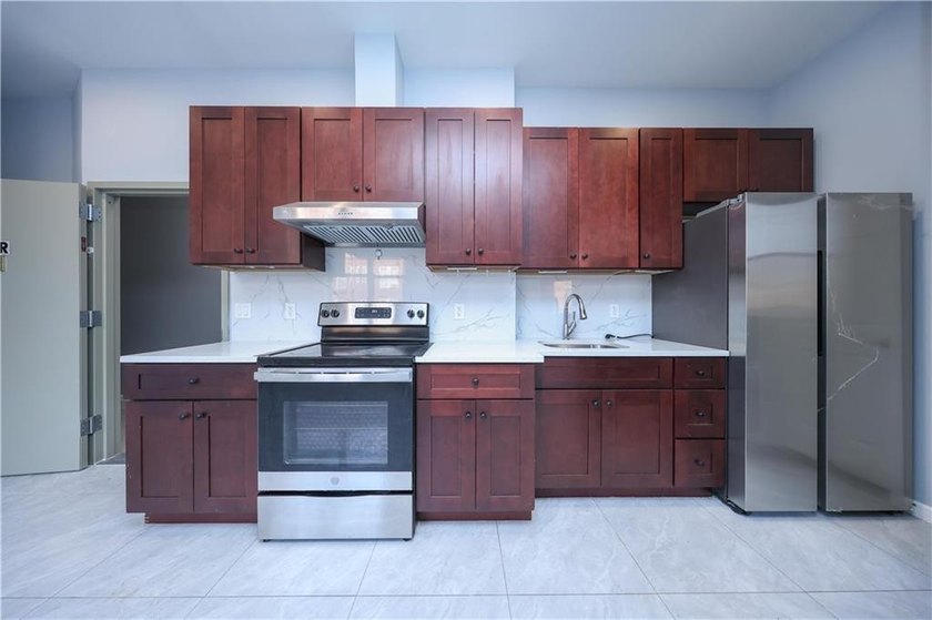 Turn Key Opportunity for Investors! This Extra Large Corner - photo 15