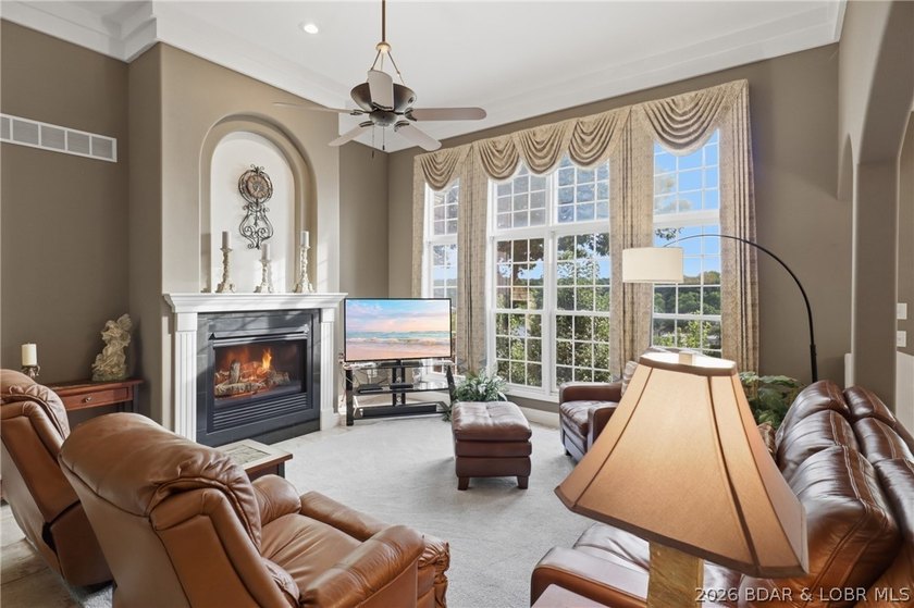 Set high above the water's edge, this exceptional Bella Terra - photo 7