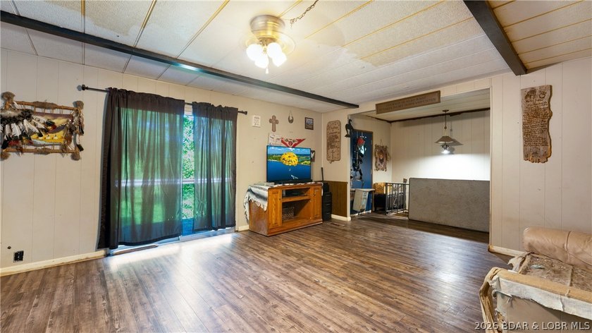 Welcome to Camelot Estates, where comfort, space, and - photo 4
