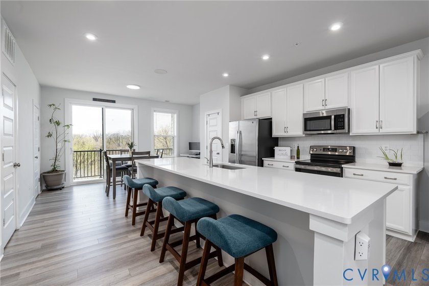 Experience elevated city living in this exceptional modern 3 Bed - photo 14
