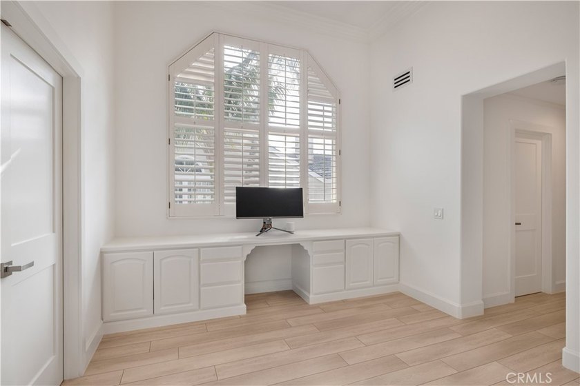 Set within the gated and private community of Belcourt, this - photo 15