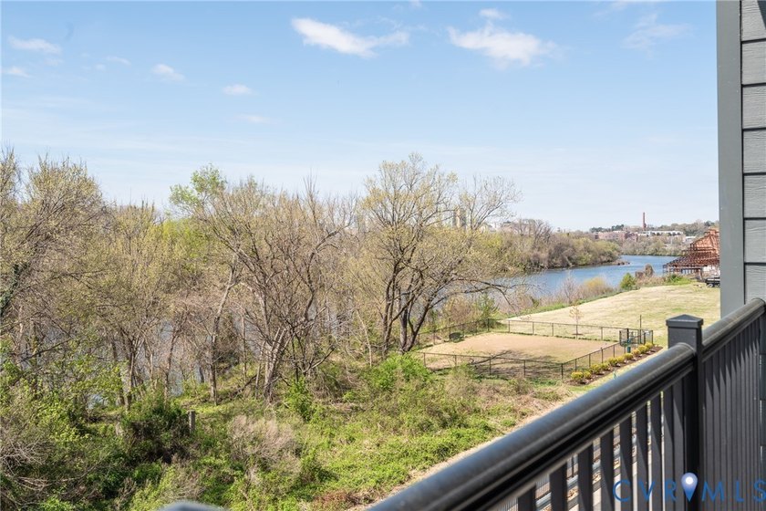 Experience elevated city living in this exceptional modern 3 Bed - photo 18