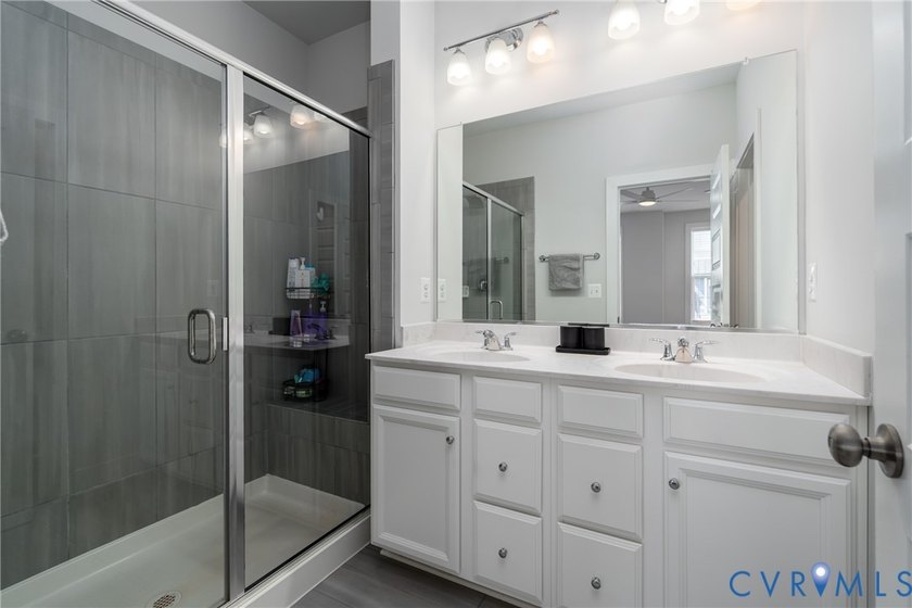 Experience elevated city living in this exceptional modern 3 Bed - photo 24