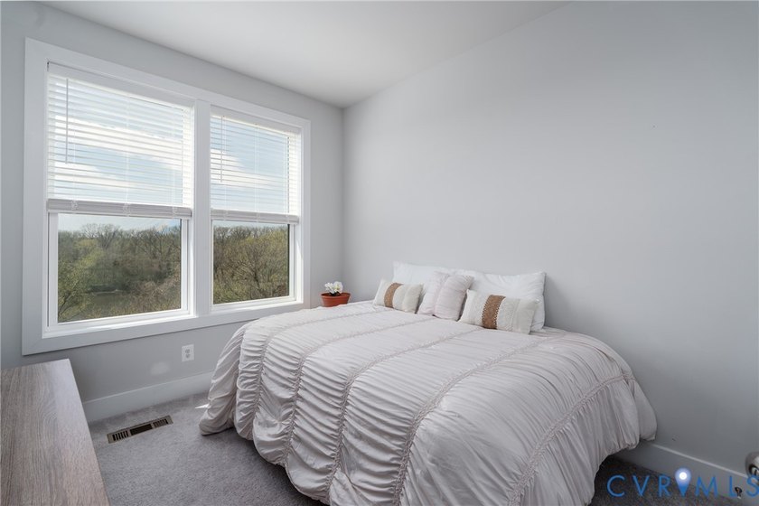 Experience elevated city living in this exceptional modern 3 Bed - photo 28
