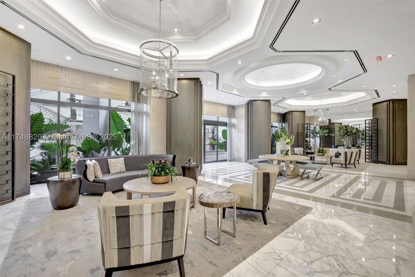 SPACIOUS 2 BED 2 BATH UNIT IN DESIRABLE 2000 BUILDING. MARBLE - photo 33