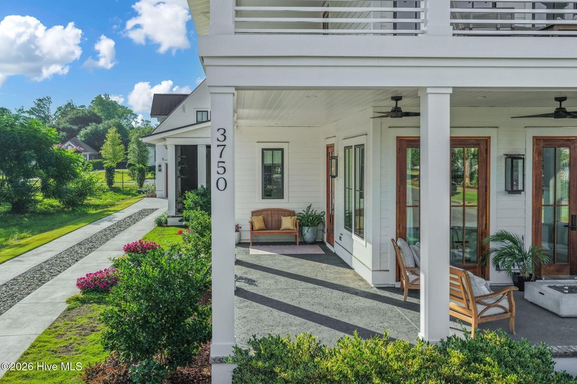 Built in 2024 and designed by acclaimed Allison Ramsey - photo 2