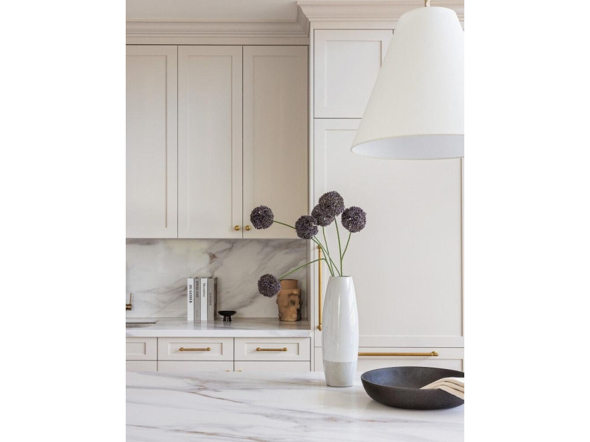 Residence 3B at 84 Oak Street is a design-forward home defined - photo 4