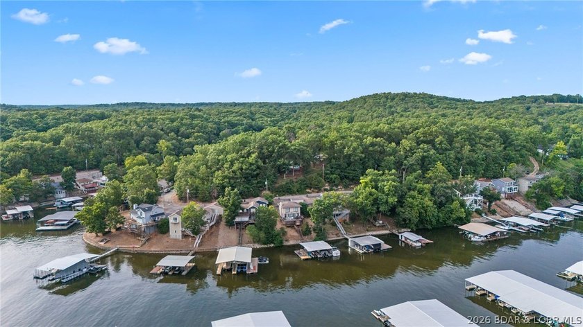 Lake life is calling! Wake up to beautiful lake views in this - photo 5