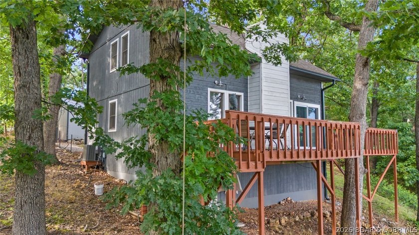 Lake life is calling! Wake up to beautiful lake views in this - photo 9