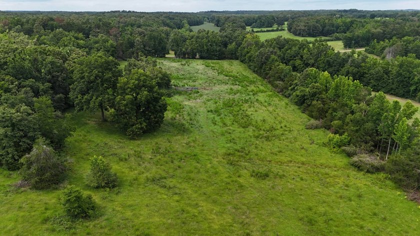 Fully Fenced, Pond, and Just 1 Mile from Hwy 82! Exceptional - photo 13