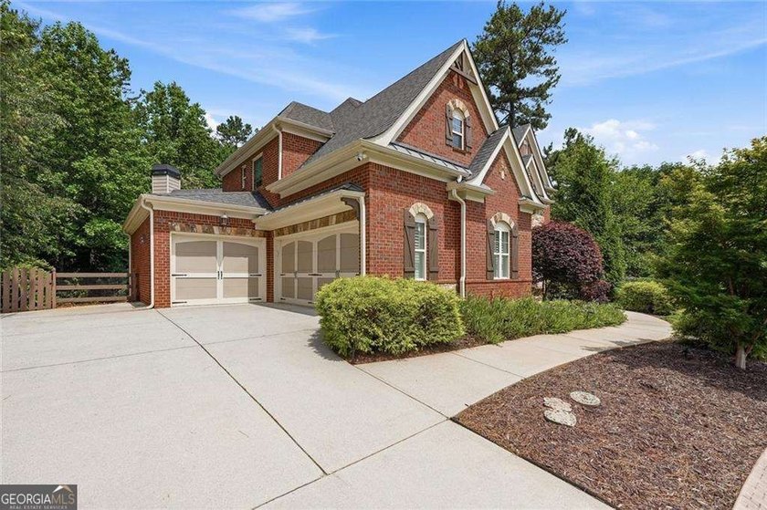 Why book a five-star resort when you can come home to one? - photo 3