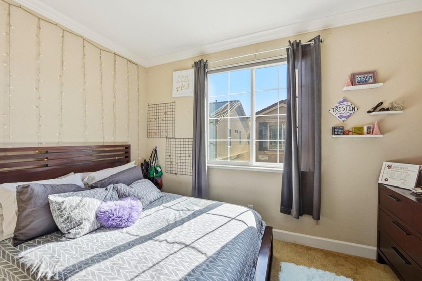 Property is being made available exclusively through Hubzu - photo 23