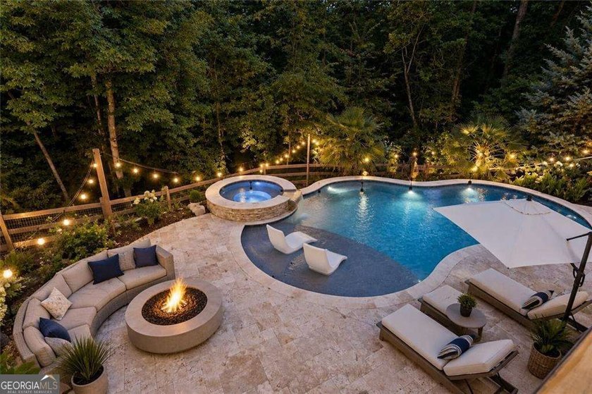 Why book a five-star resort when you can come home to one? - photo 5