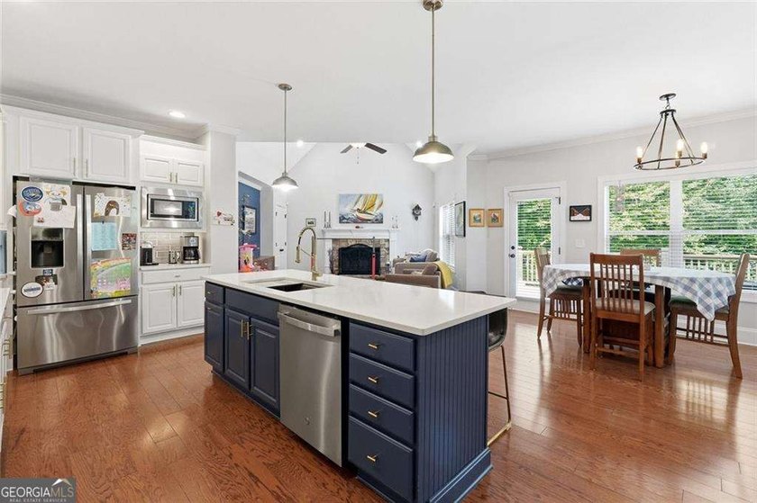Why book a five-star resort when you can come home to one? - photo 8
