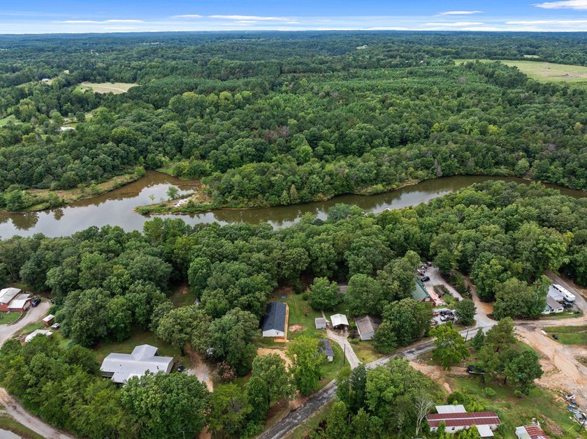 One of a kind mobile home sitting on Bear Creek, with navigable - photo 33