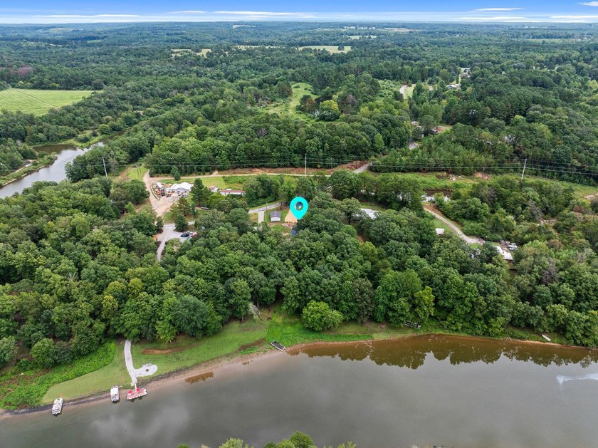 One of a kind mobile home sitting on Bear Creek, with navigable - photo 40