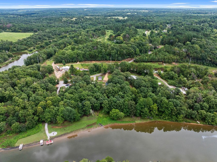One of a kind mobile home sitting on Bear Creek, with navigable - photo 41