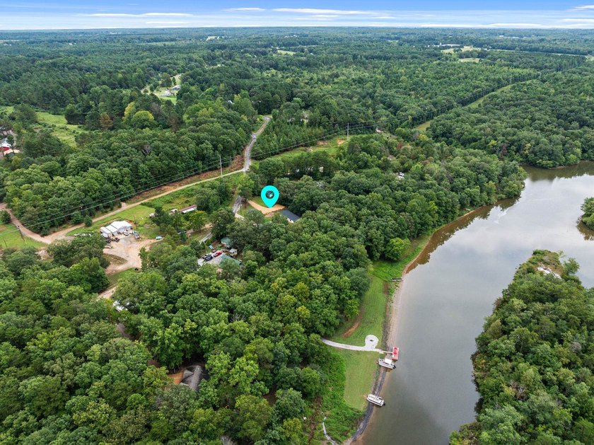 One of a kind mobile home sitting on Bear Creek, with navigable - photo 42