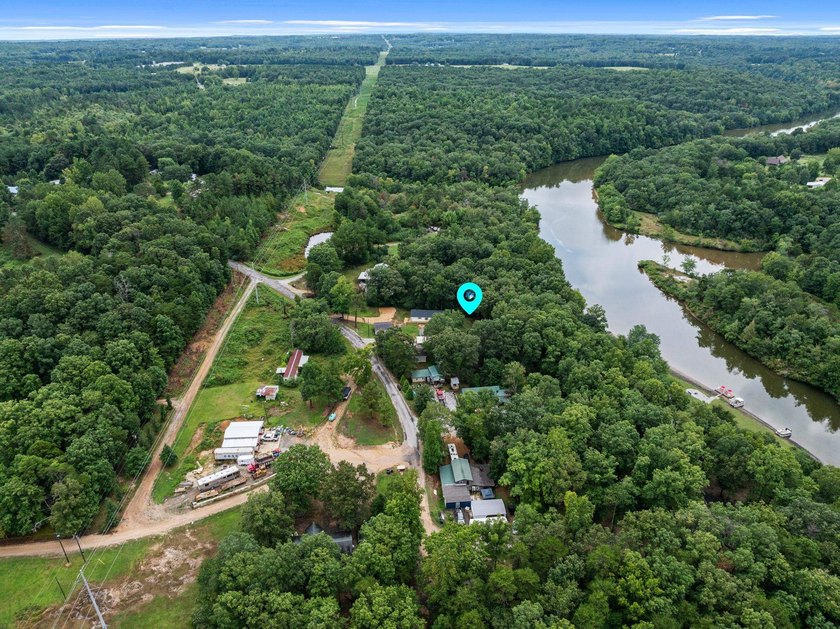 One of a kind mobile home sitting on Bear Creek, with navigable - photo 44