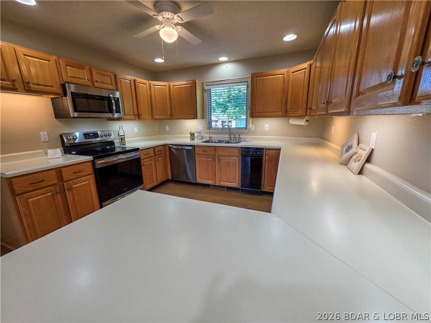 Pride of ownership is evident throughout this updated, 3-bed - photo 10
