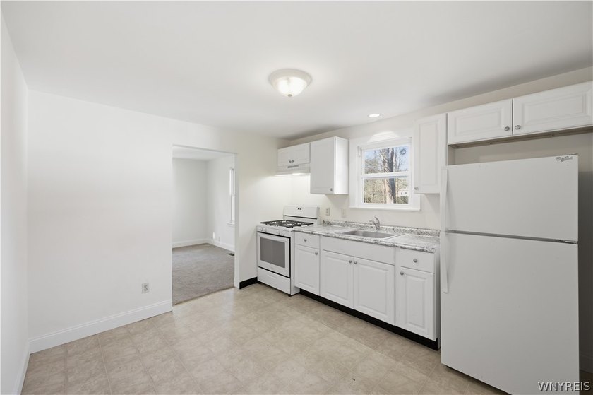 Spacious and well-maintained upper/lower double offering - photo 14