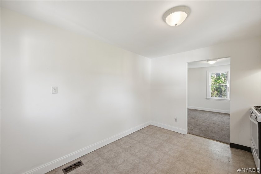 Spacious and well-maintained upper/lower double offering - photo 16