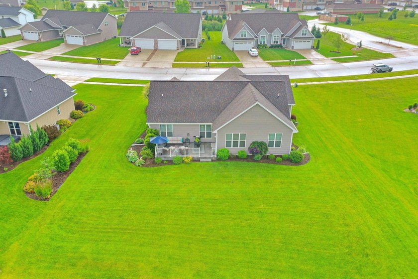 BETTER THAN NEW! Move right in to this well maintained Ledgeview - photo 18