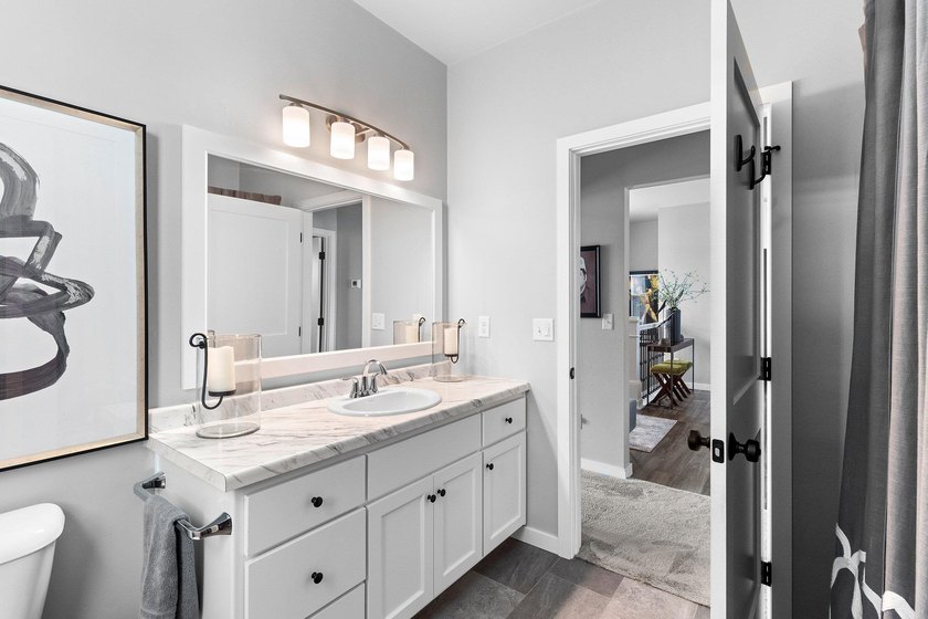 BETTER THAN NEW! Move right in to this well maintained Ledgeview - photo 21