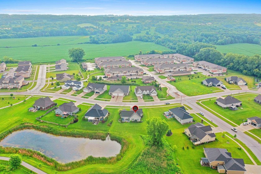 BETTER THAN NEW! Move right in to this well maintained Ledgeview - photo 28