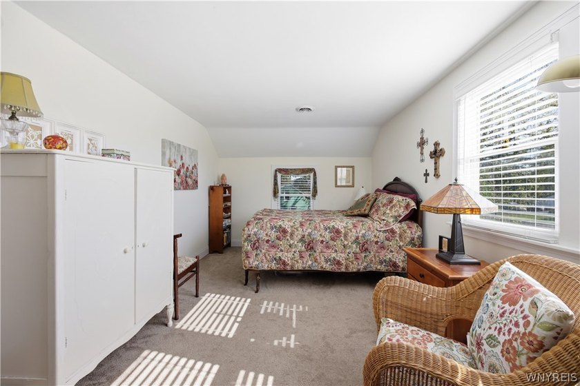 Spacious and well-maintained upper/lower double offering - photo 29