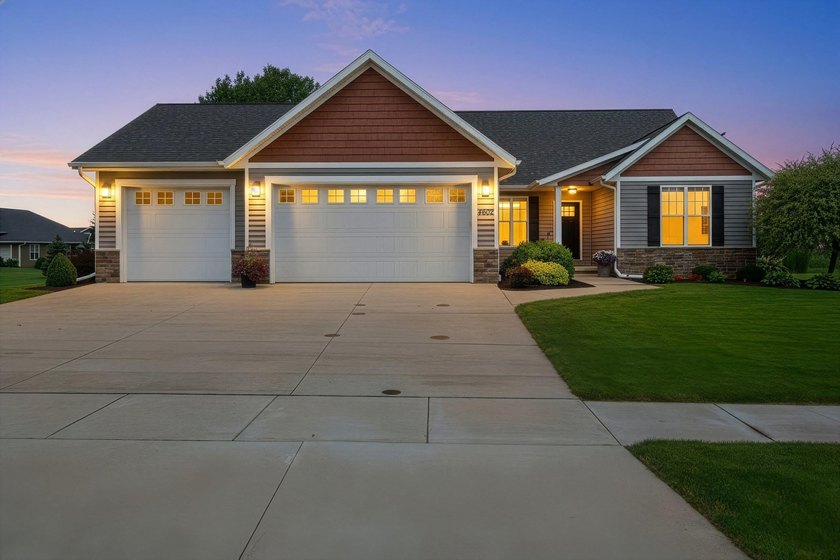 BETTER THAN NEW! Move right in to this well maintained Ledgeview - photo 33
