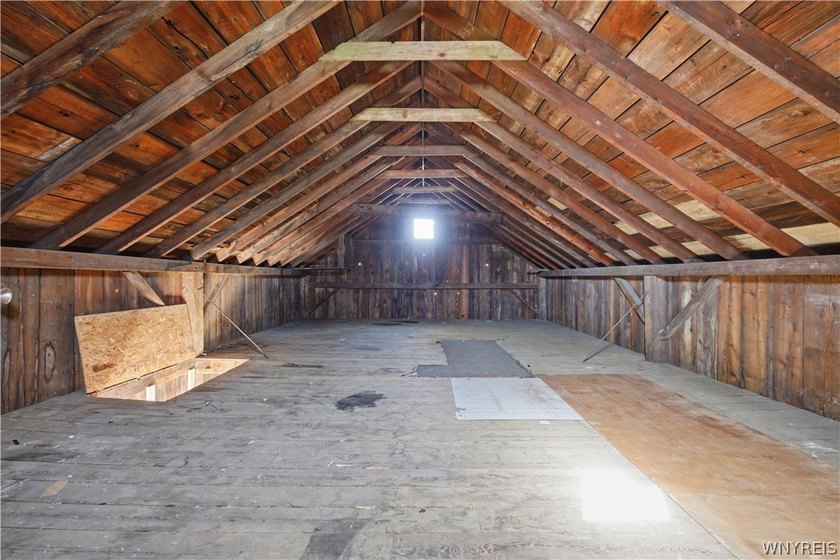 Spacious and well-maintained upper/lower double offering - photo 36