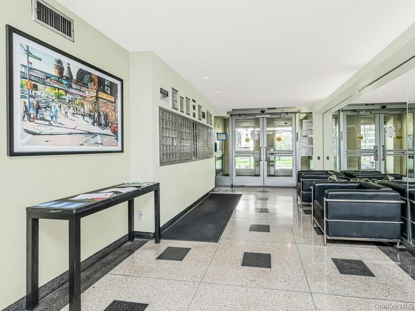 Welcome to this lovely one bedroom apartment with natural - photo 15