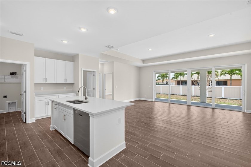 HIGH DEMAND PLAN WITH FULL TILE PACKAGE INCLUDED -MOVE IN READY - photo 12