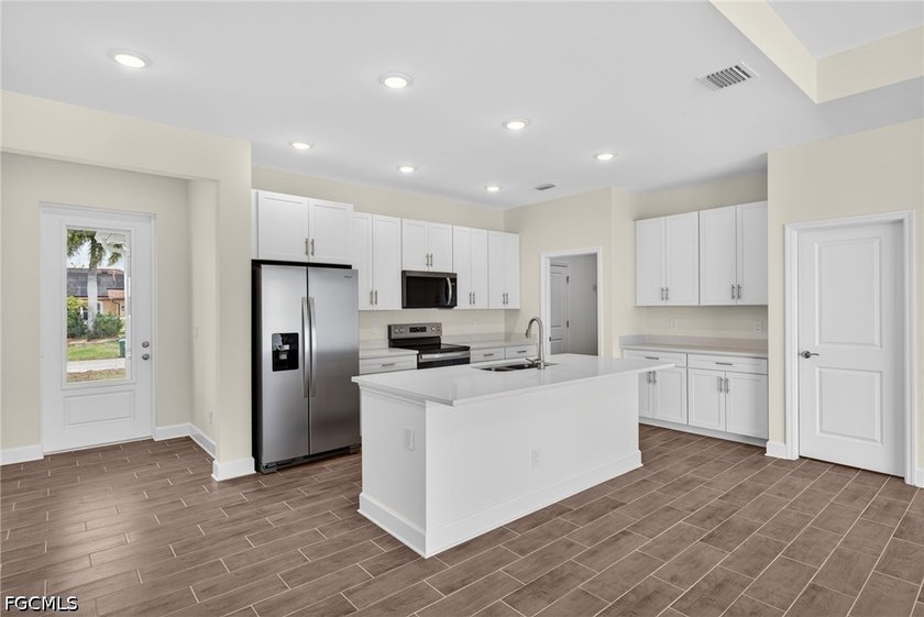 HIGH DEMAND PLAN WITH FULL TILE PACKAGE INCLUDED -MOVE IN READY - photo 22