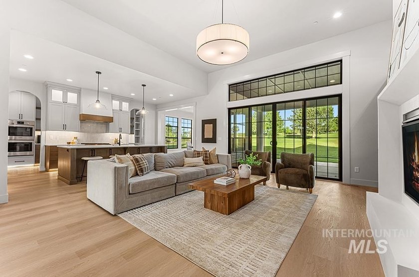 Brand-new luxury single-level home on nearly one acre, backing - photo 5