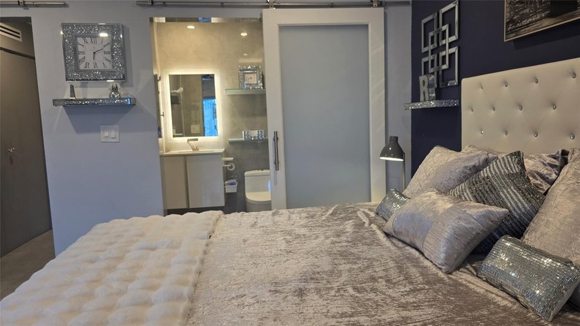ABsolutely gorgeous 1 bedroom 1 bath in a veyr beautiful and - photo 32