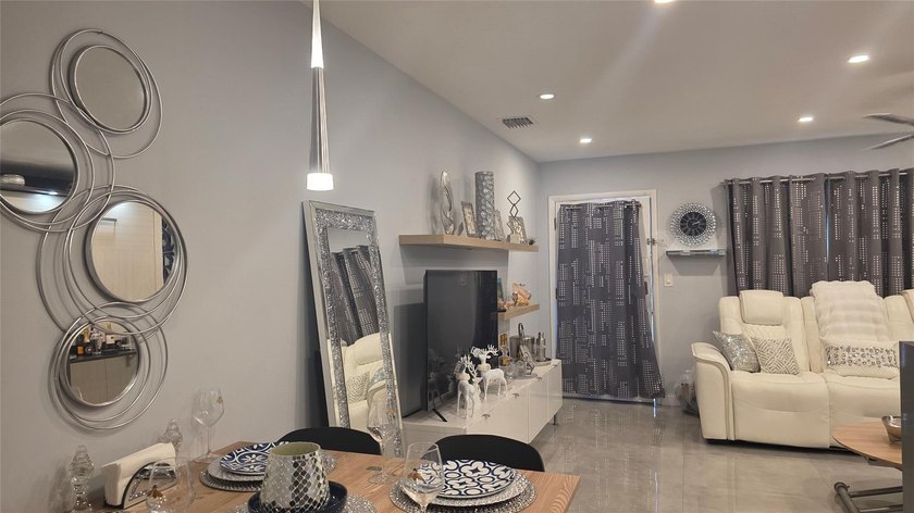 ABsolutely gorgeous 1 bedroom 1 bath in a veyr beautiful and - photo 33