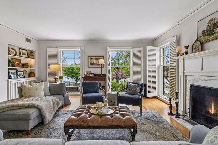 Enchanting red brick center hall Colonial on coveted West Lake - photo 11