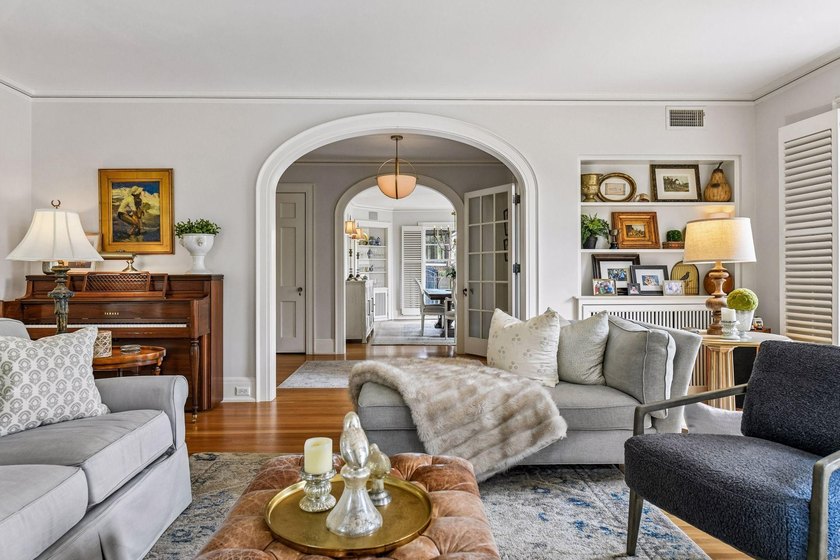 Enchanting red brick center hall Colonial on coveted West Lake - photo 16
